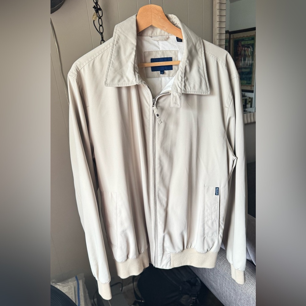 Faconnable, French lightweight bomber jacket with collar 100% cotton.